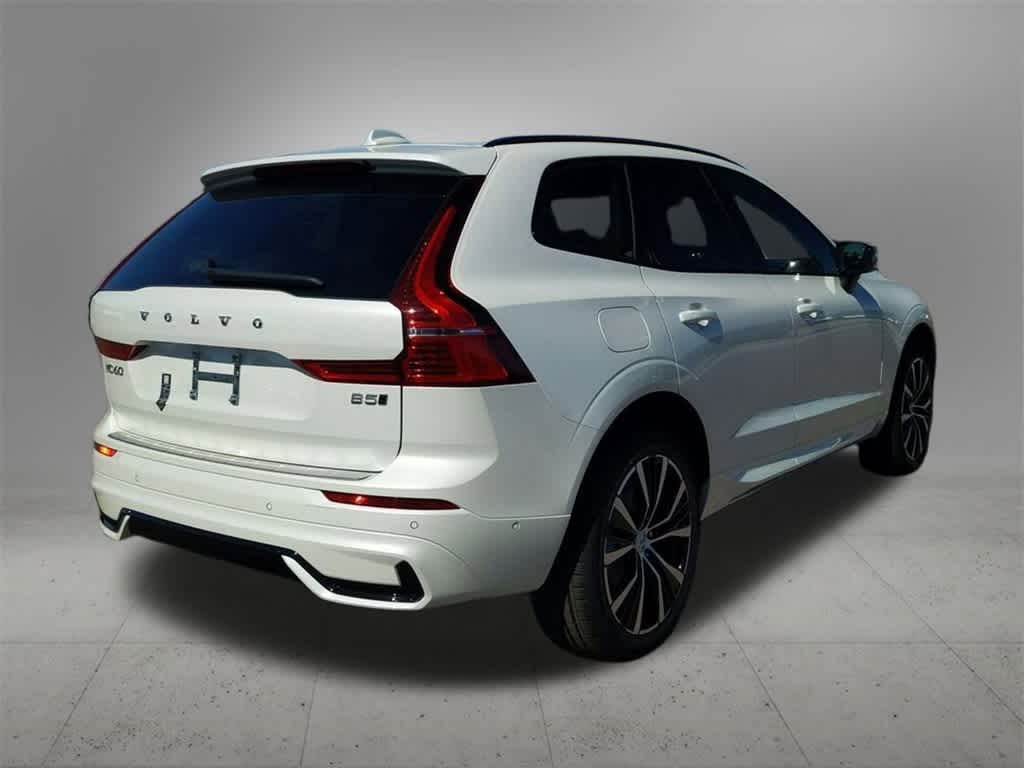 Thumbnail: 2025 Volvo XC60 - 6