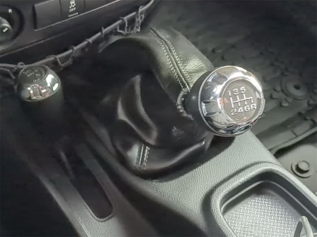 Thumbnail: 2017 Jeep Wrangler - 30