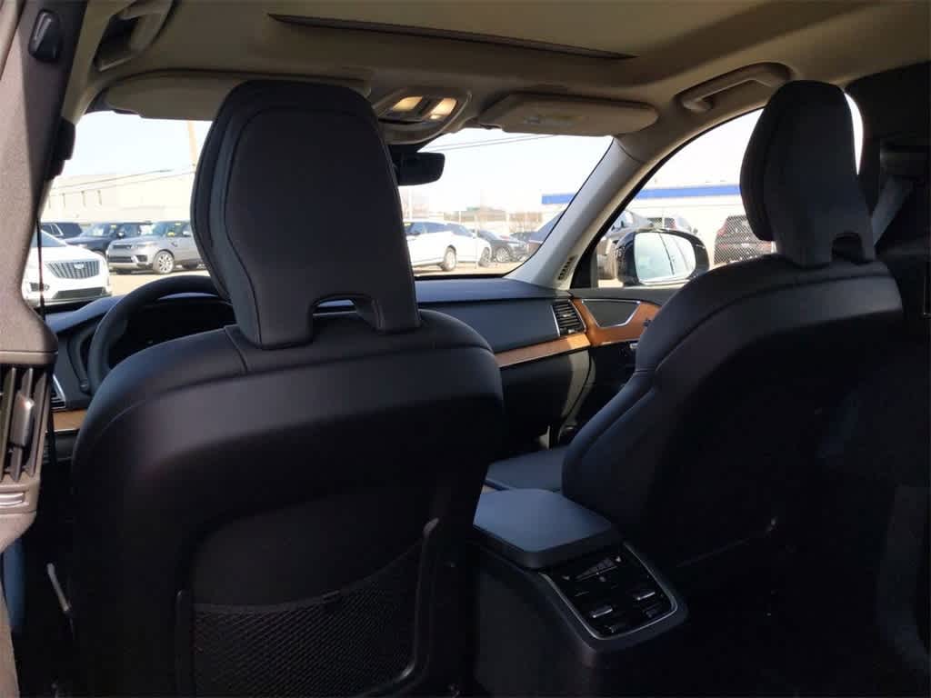 Thumbnail: 2025 Volvo XC90 - 17