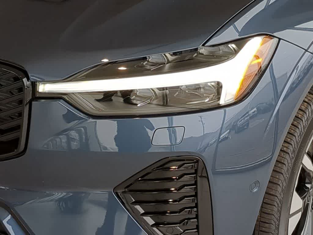 Thumbnail: 2026 Volvo XC60 - 3