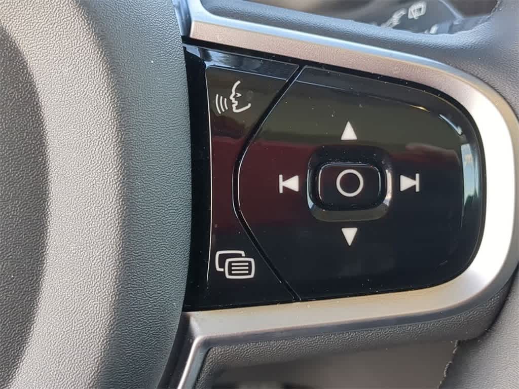 Thumbnail: 2025 Volvo XC90 - 25