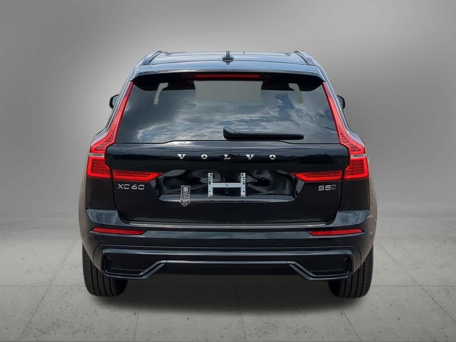 Thumbnail: 2025 Volvo XC60 - 5