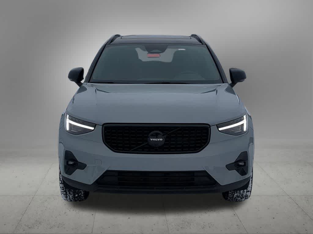 Thumbnail: 2026 Volvo XC40 - 9