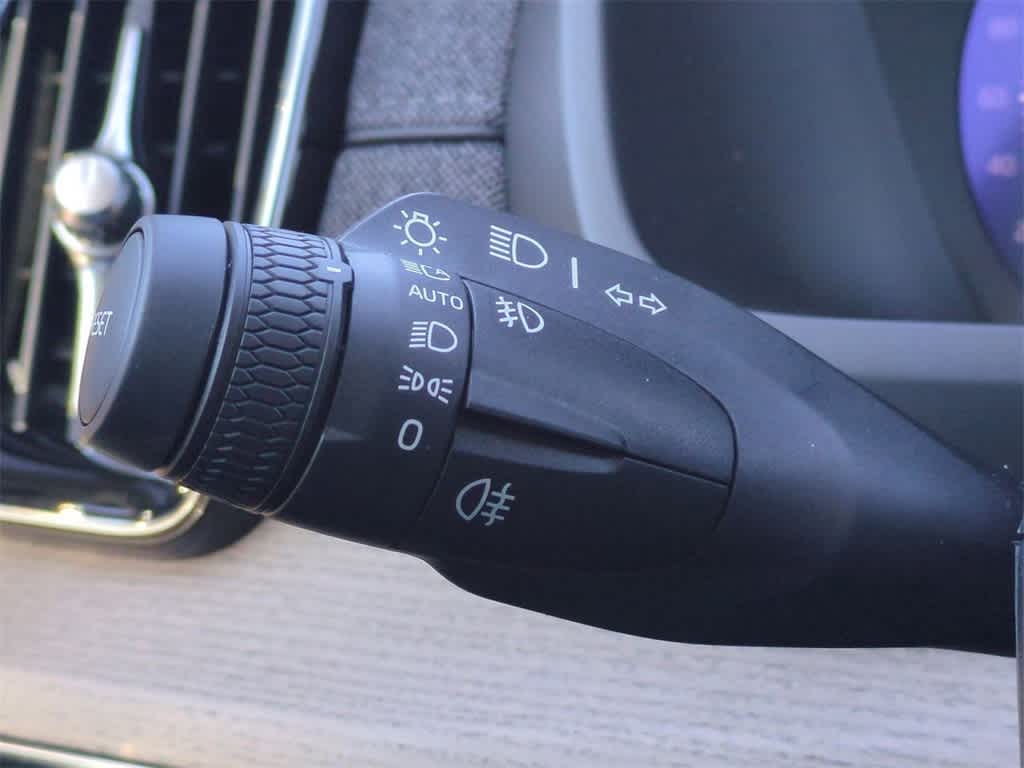 Thumbnail: 2026 Volvo XC90 - 26