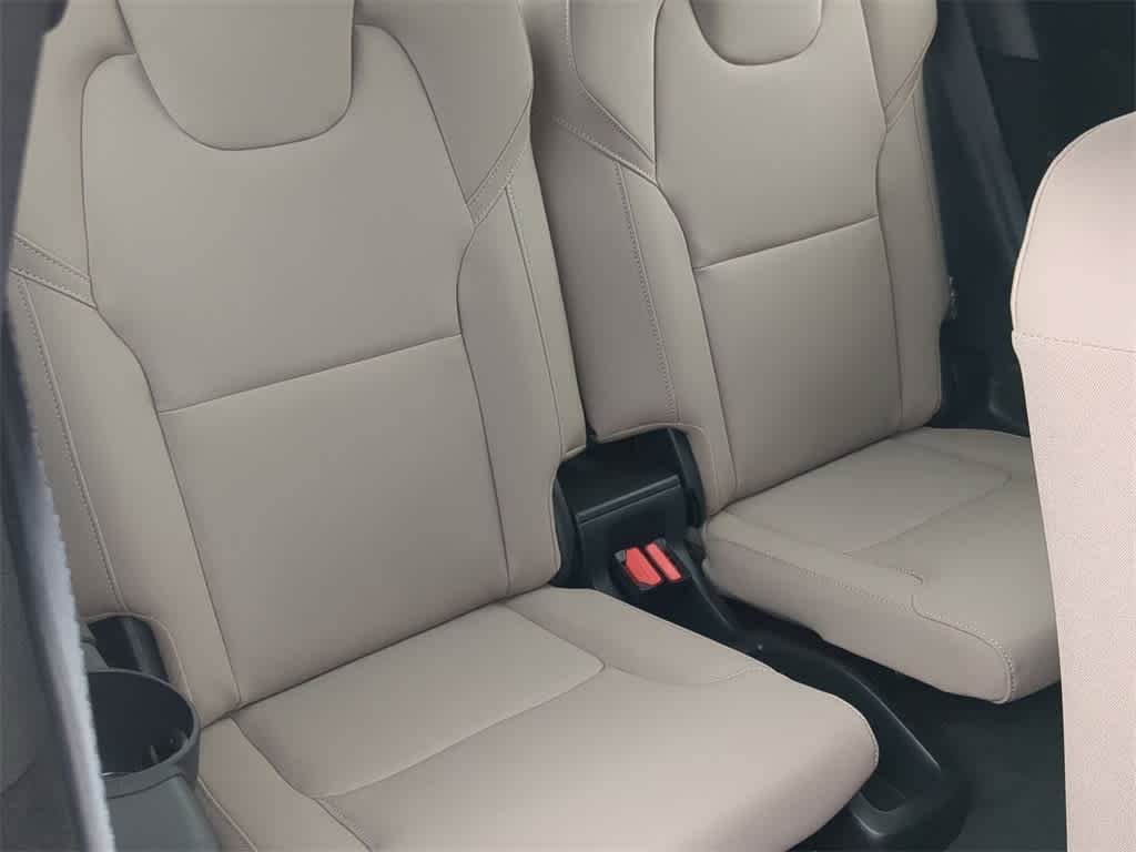 Thumbnail: 2026 Volvo XC90 - 21