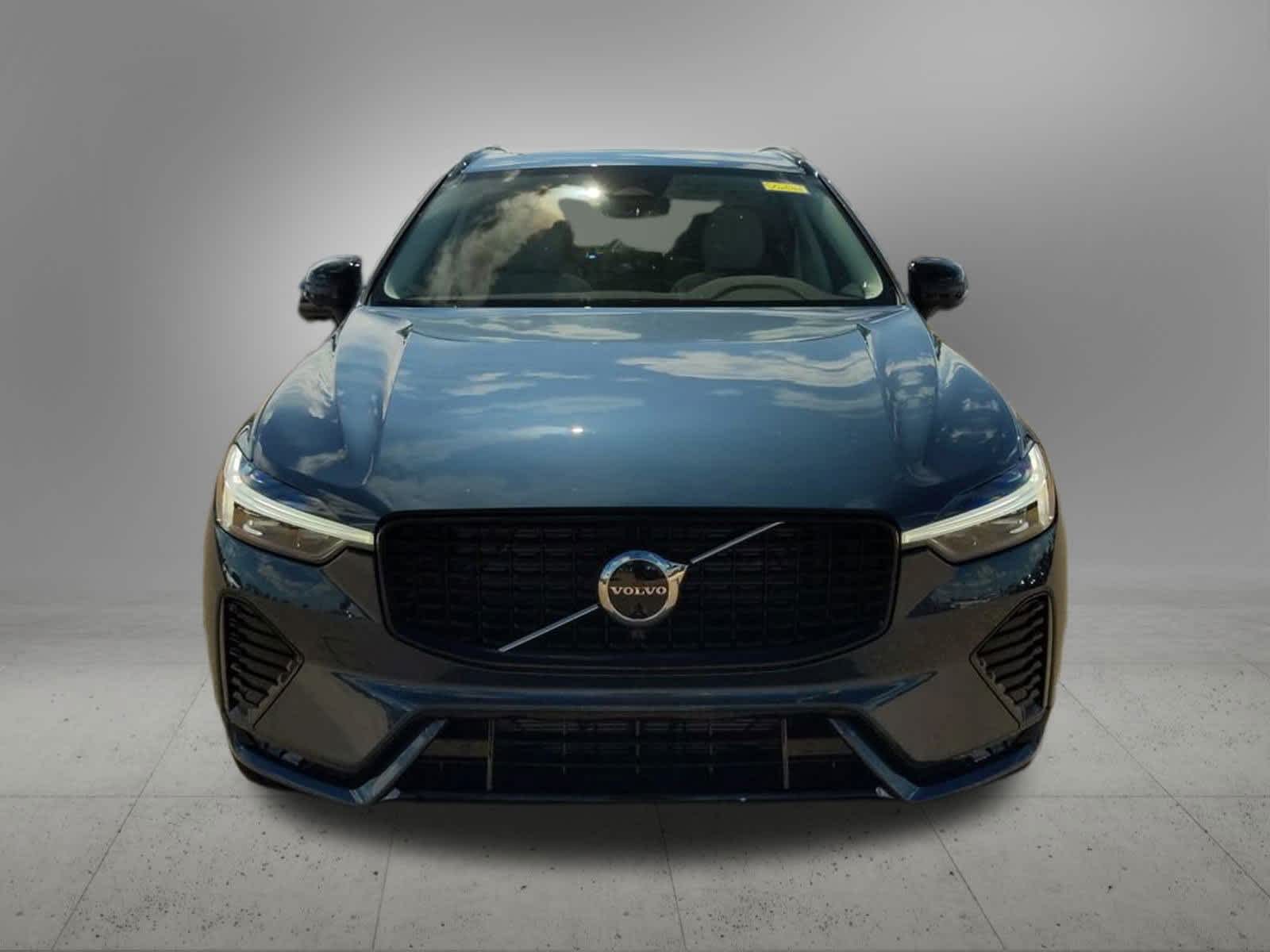 2025 Volvo XC60 B5 Plus 9