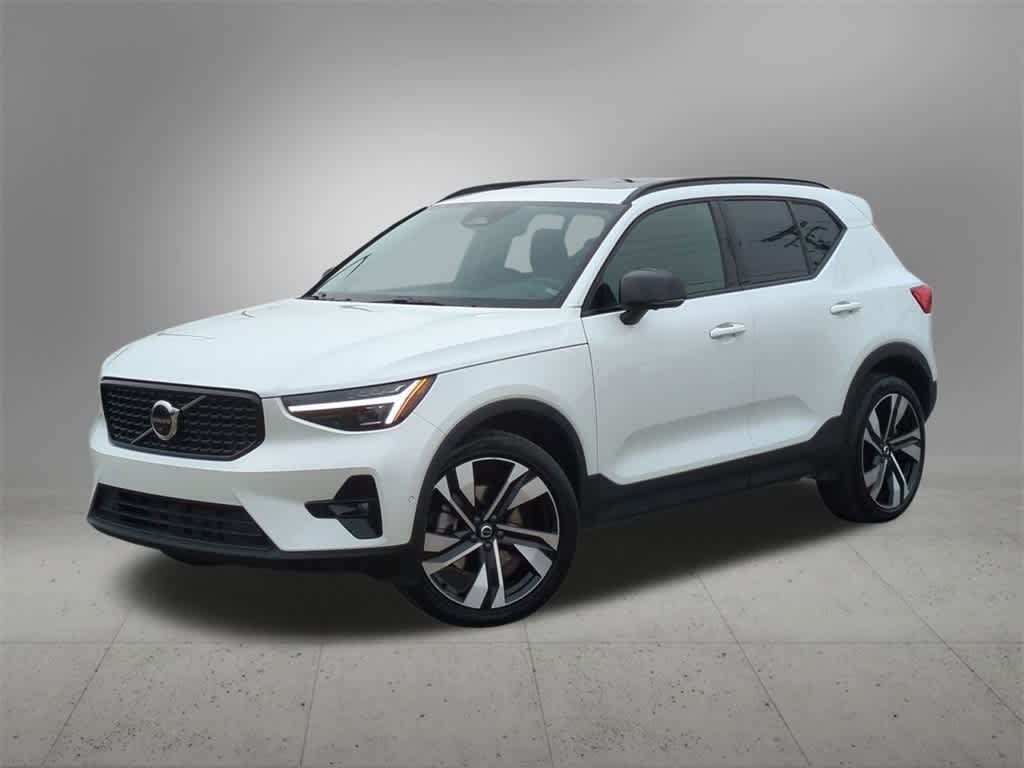 2023 Volvo XC40 Ultimate's photo
