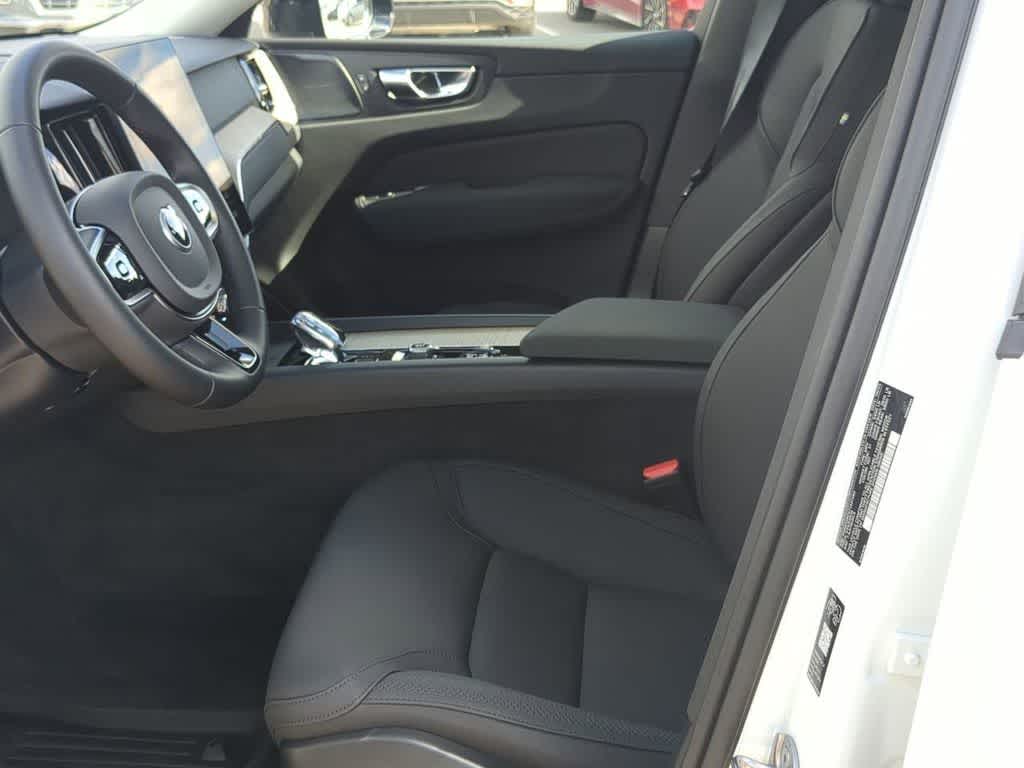 Thumbnail: 2026 Volvo XC60 - 15