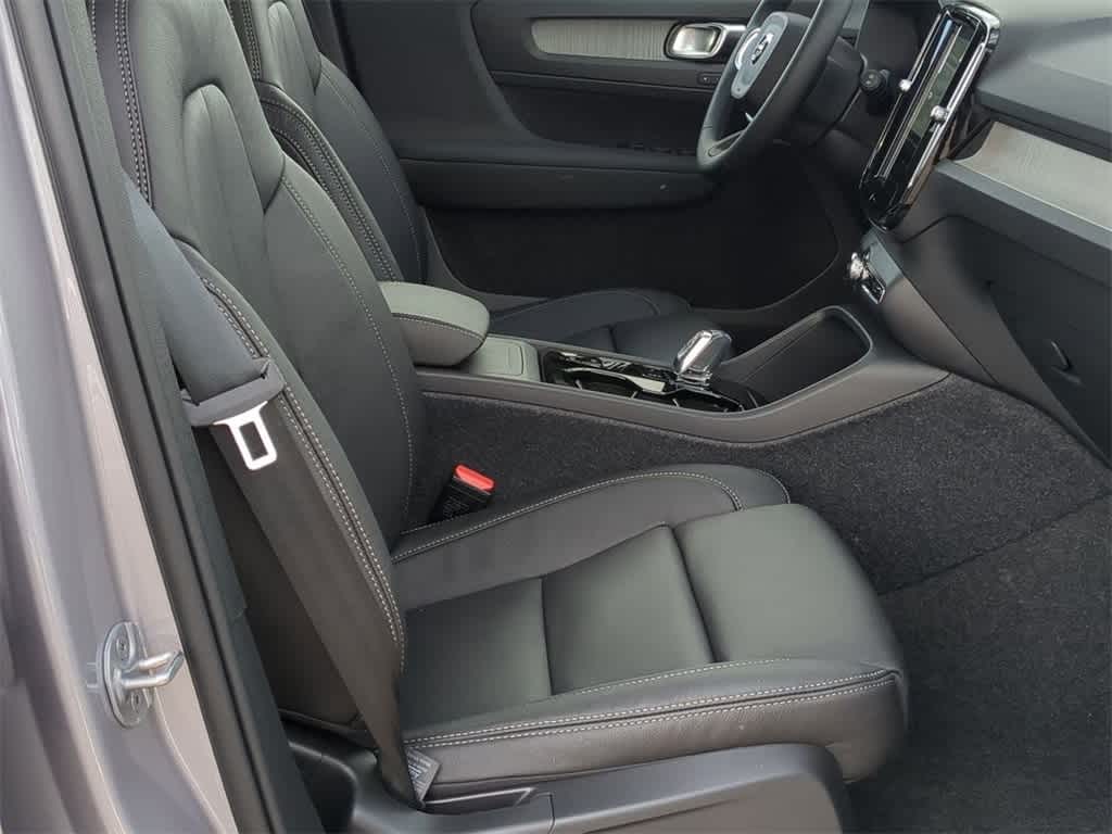 Thumbnail: 2026 Volvo XC40 - 20