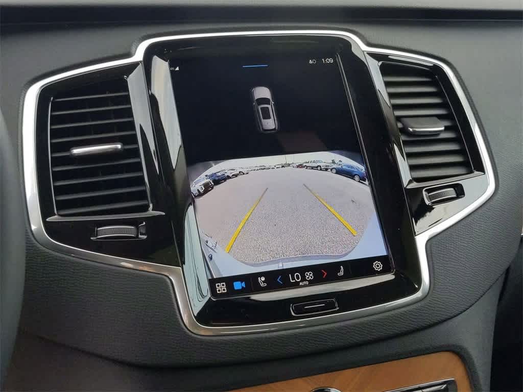 Thumbnail: 2025 Volvo XC90 - 22