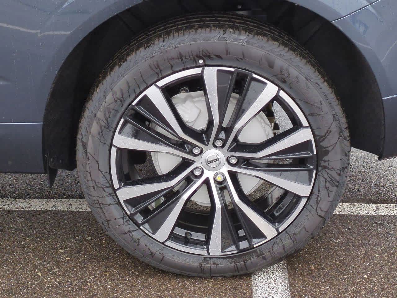 2025 Volvo XC60 B5 Plus 13