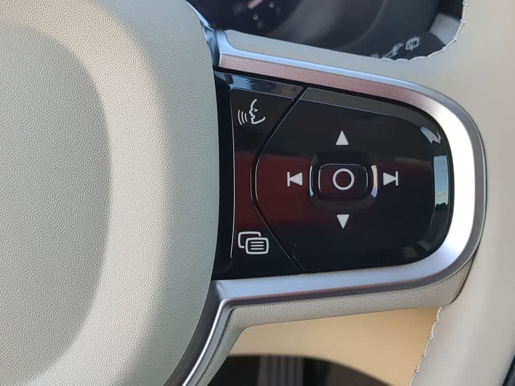 Thumbnail: 2026 Volvo XC60 - 23