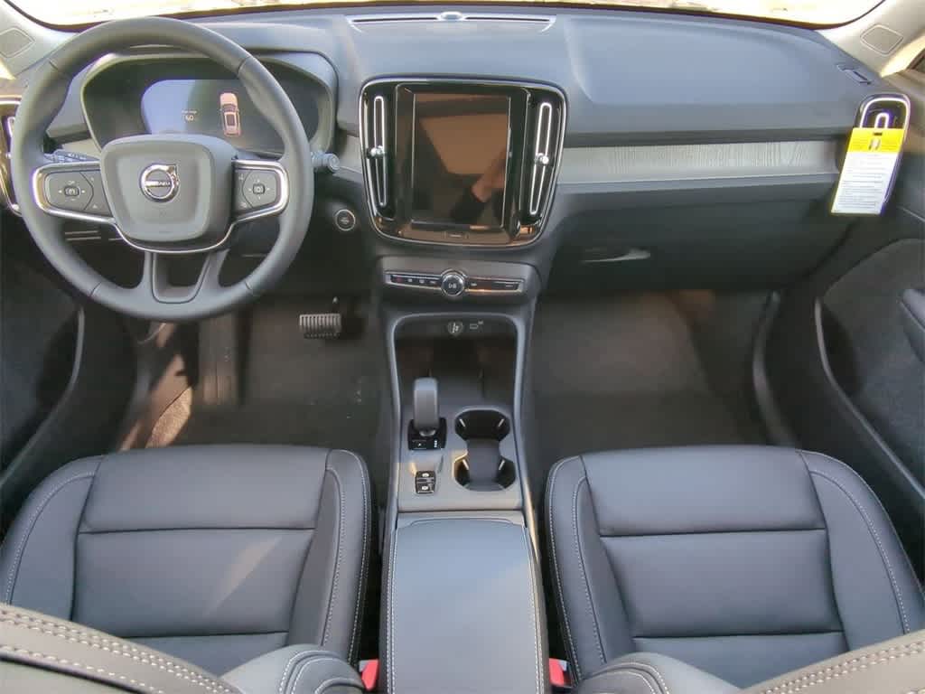 Thumbnail: 2026 Volvo XC40 - 14