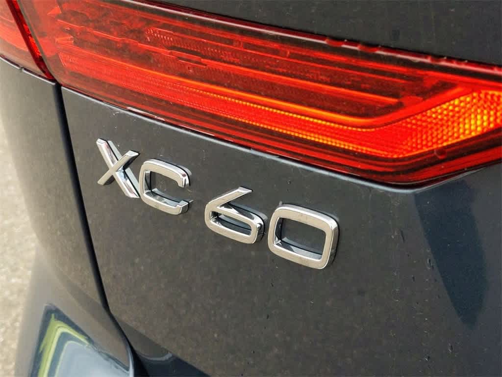 Thumbnail: 2025 Volvo XC60 - 11