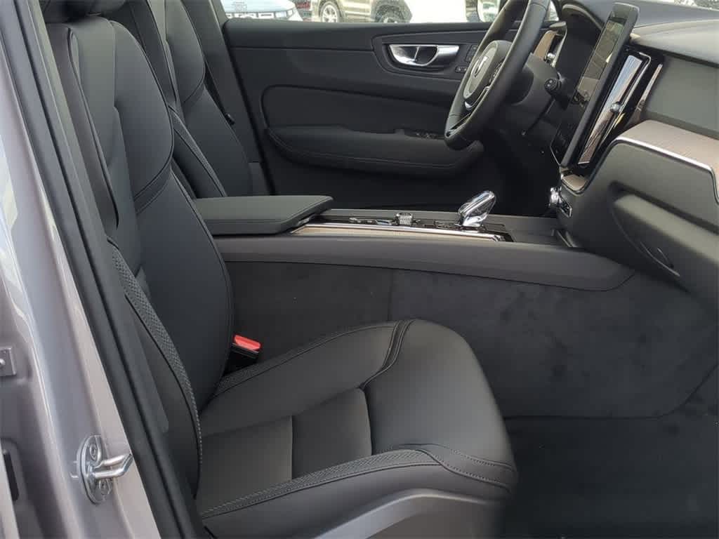 Thumbnail: 2026 Volvo XC60 - 20