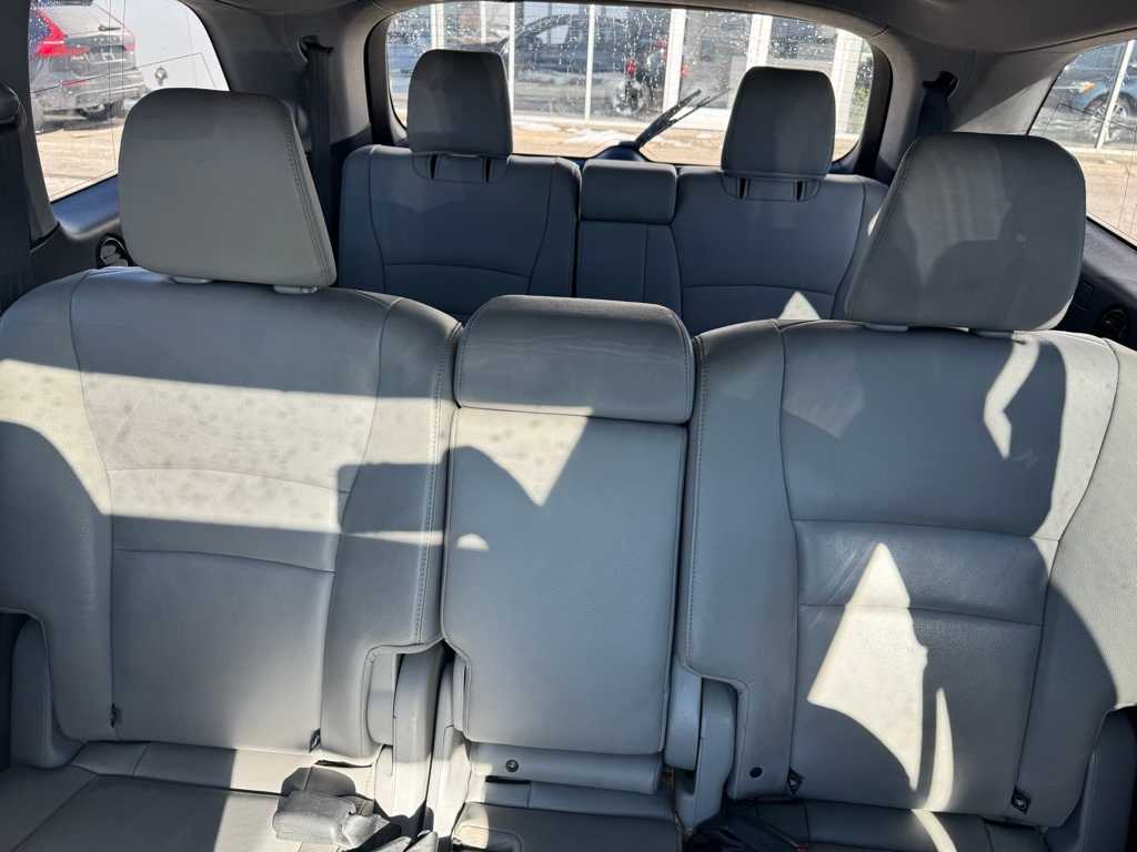 Thumbnail: 2016 Honda Pilot - 17