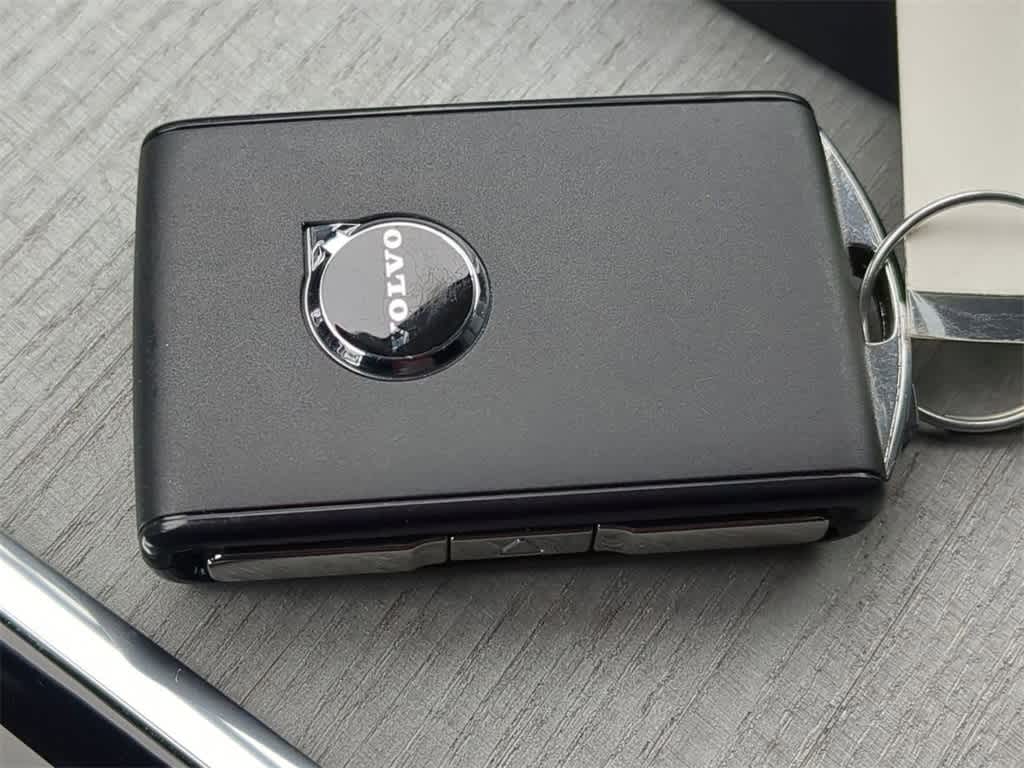 Thumbnail: 2025 Volvo XC60 - 33