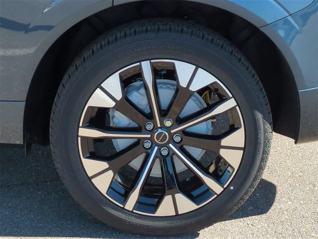 Thumbnail: 2026 Volvo XC60 - 13