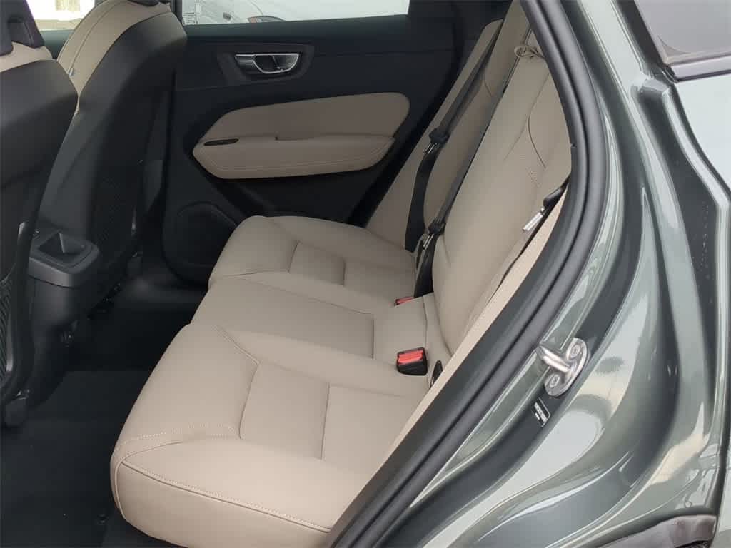 Thumbnail: 2026 Volvo XC60 - 18