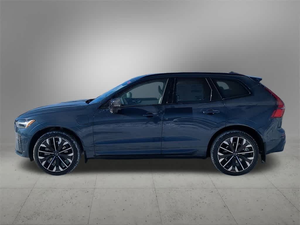 Thumbnail: 2026 Volvo XC60 - 3
