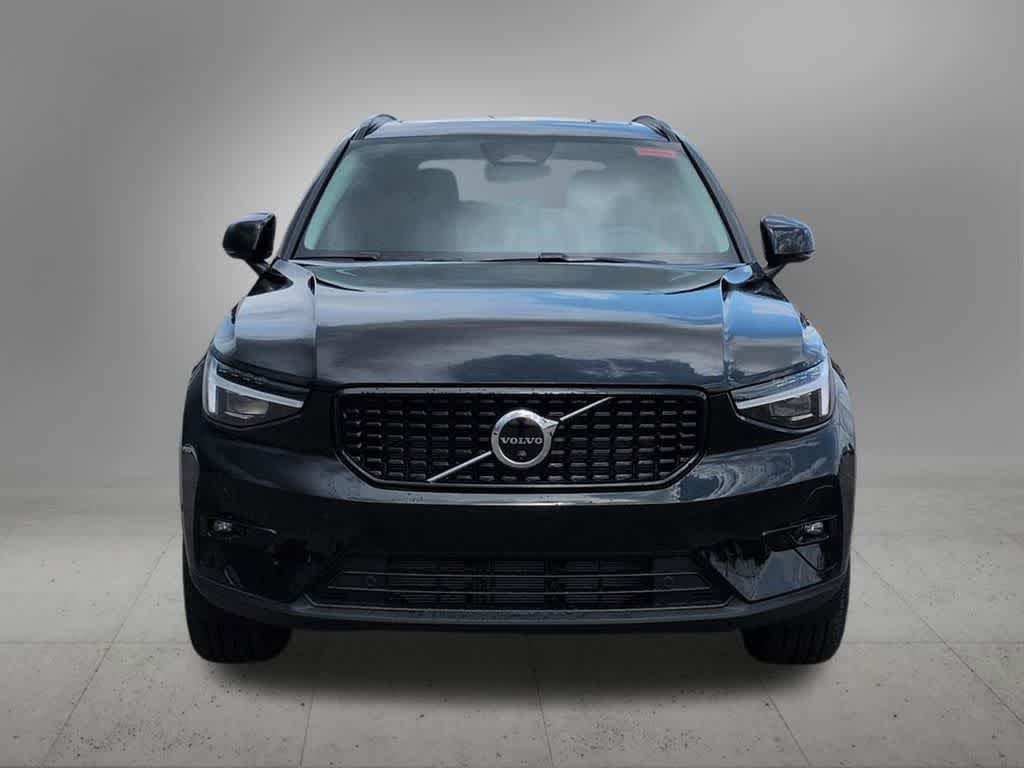 Thumbnail: 2026 Volvo XC40 - 9