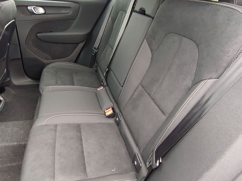 Thumbnail: 2026 Volvo XC40 - 19