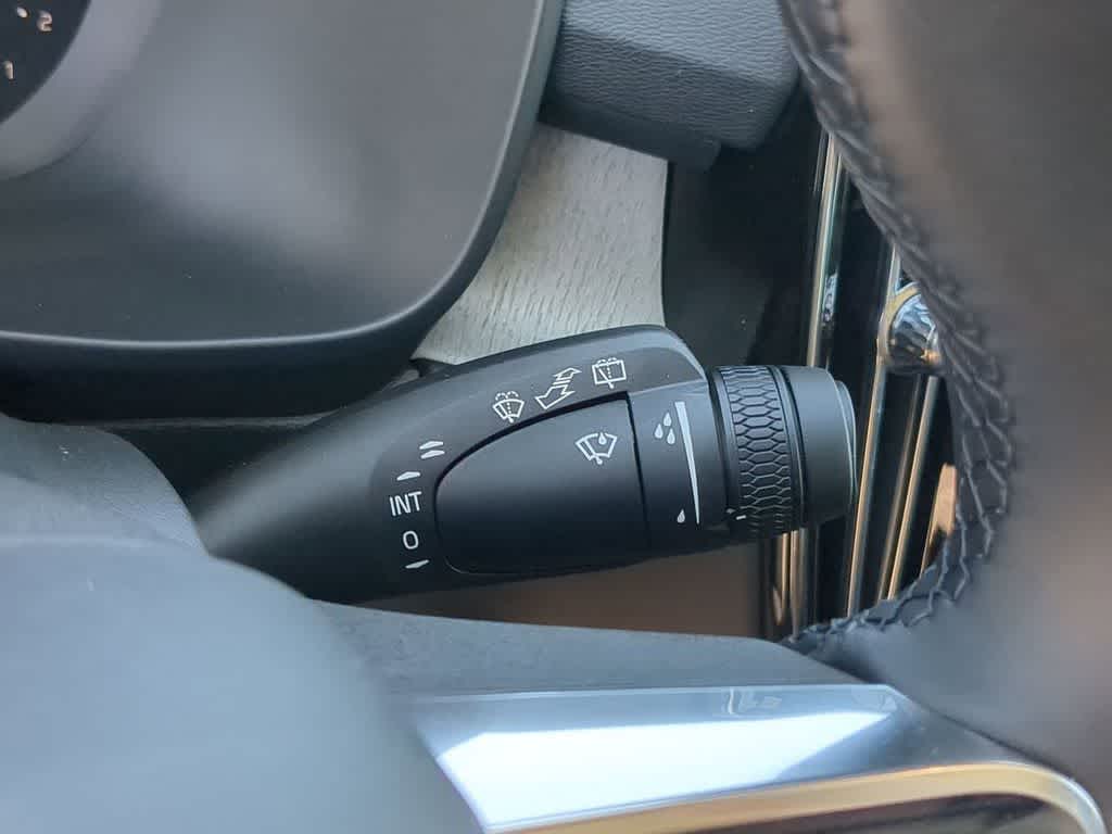 Thumbnail: 2026 Volvo XC40 - 24