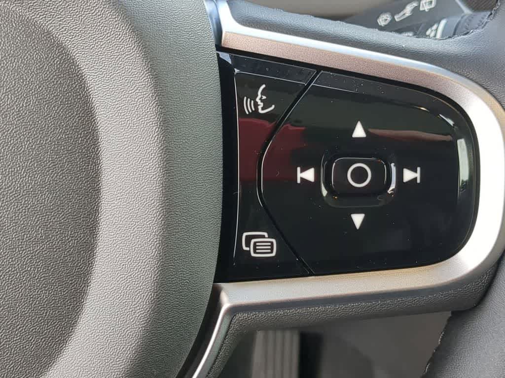 Thumbnail: 2026 Volvo XC90 - 25