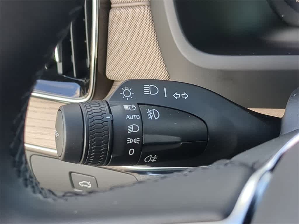 Thumbnail: 2026 Volvo XC90 - 27