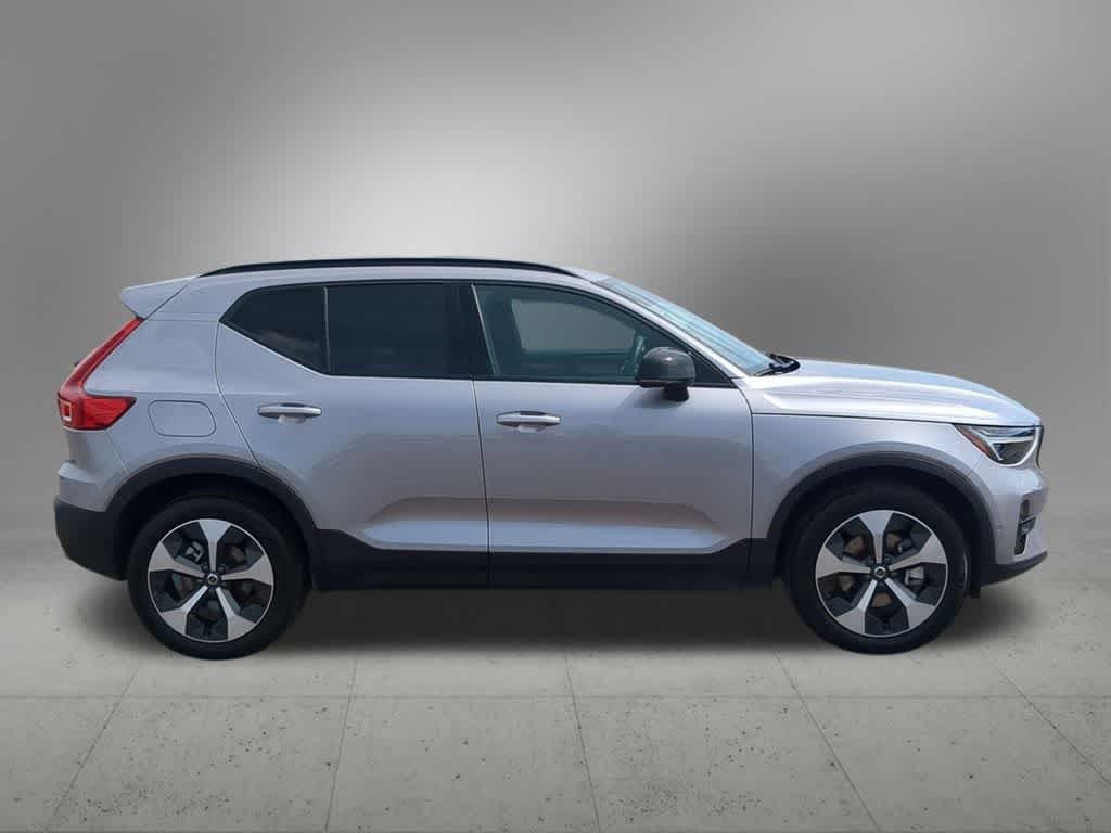 Thumbnail: 2026 Volvo XC40 - 6