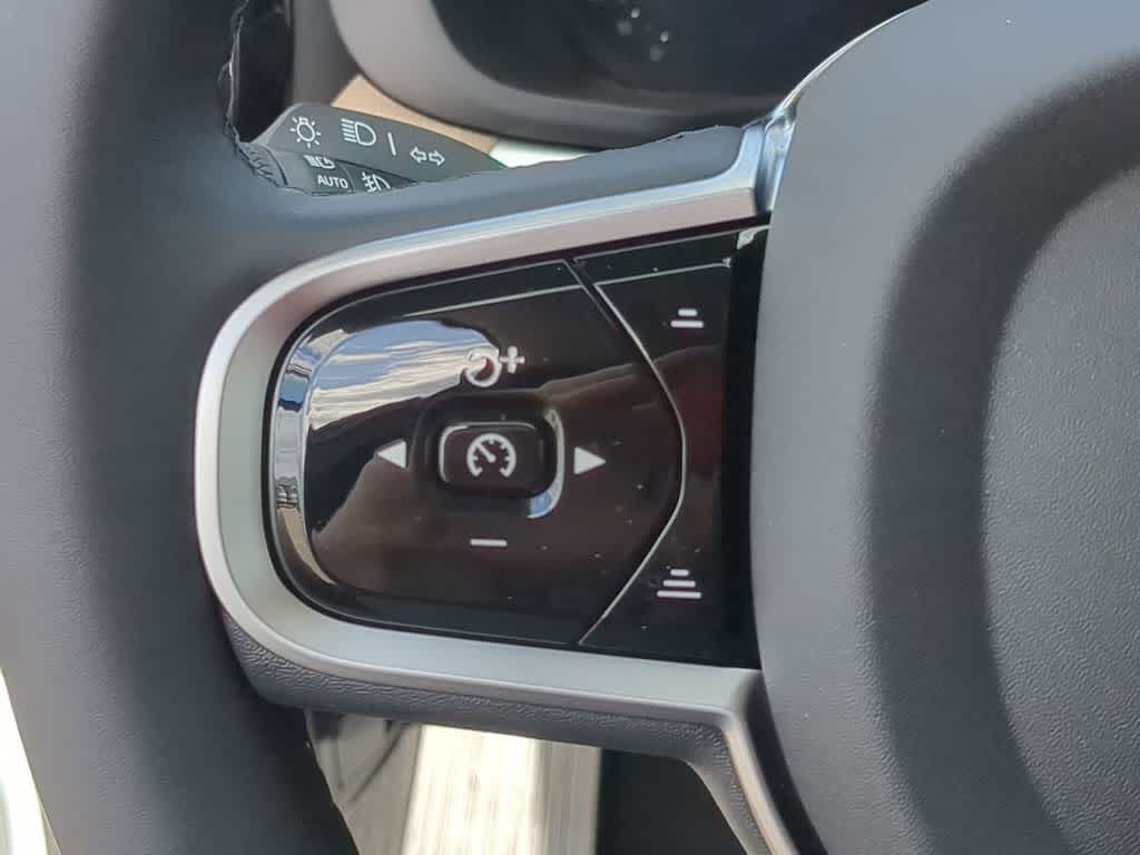 Thumbnail: 2026 Volvo XC60 - 23