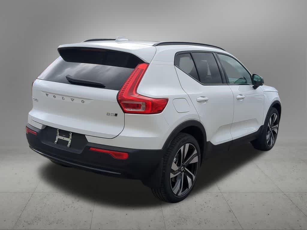 Thumbnail: 2026 Volvo XC40 - 6
