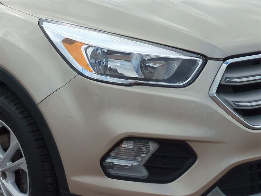 Thumbnail: 2017 Ford Escape - 10