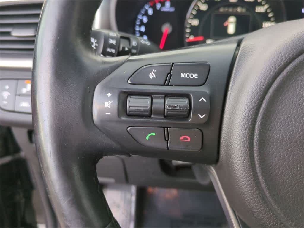 Thumbnail: 2017 Kia Sorento - 16