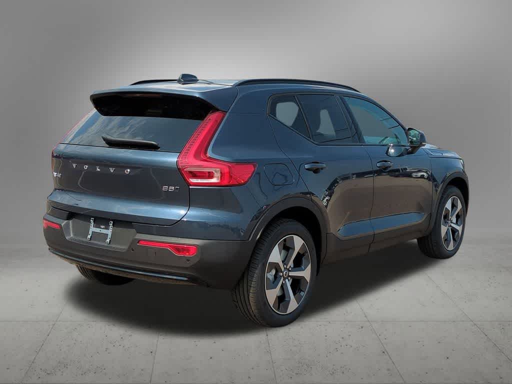 Thumbnail: 2026 Volvo XC40 - 6