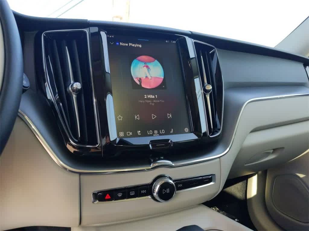 Thumbnail: 2025 Volvo XC60 - 21