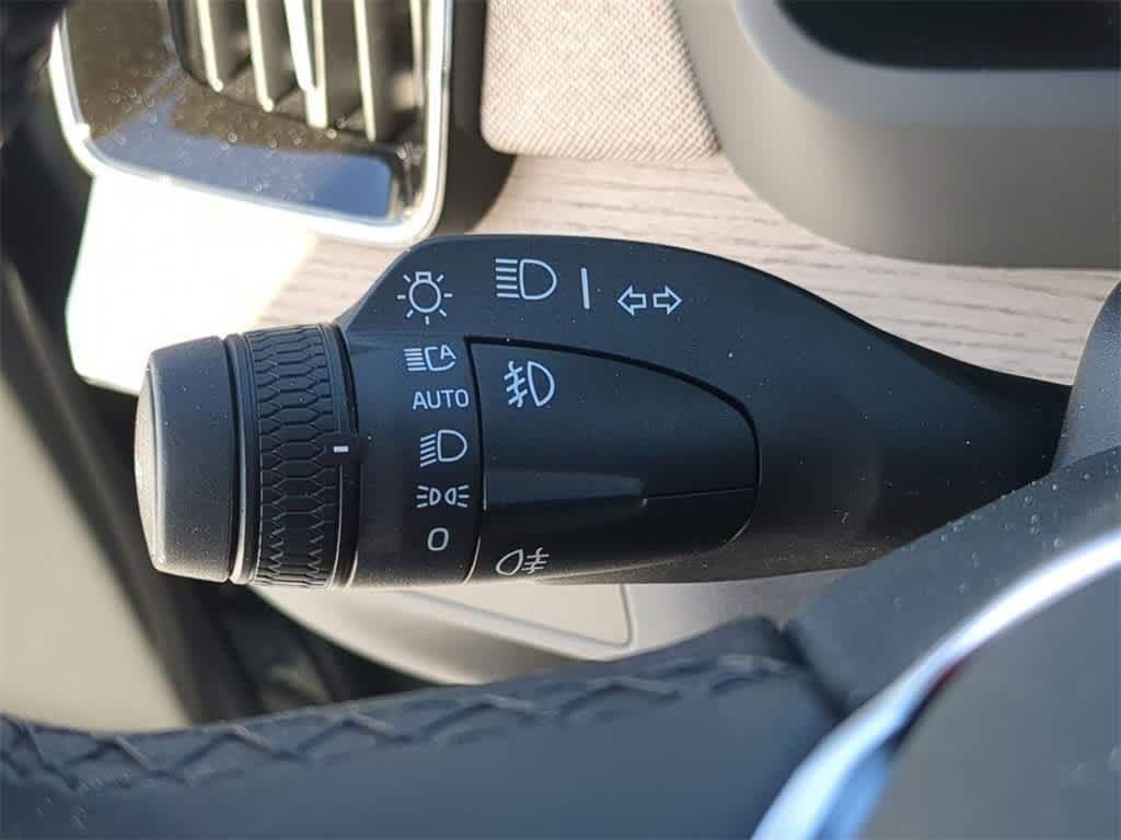 Thumbnail: 2026 Volvo XC90 - 27