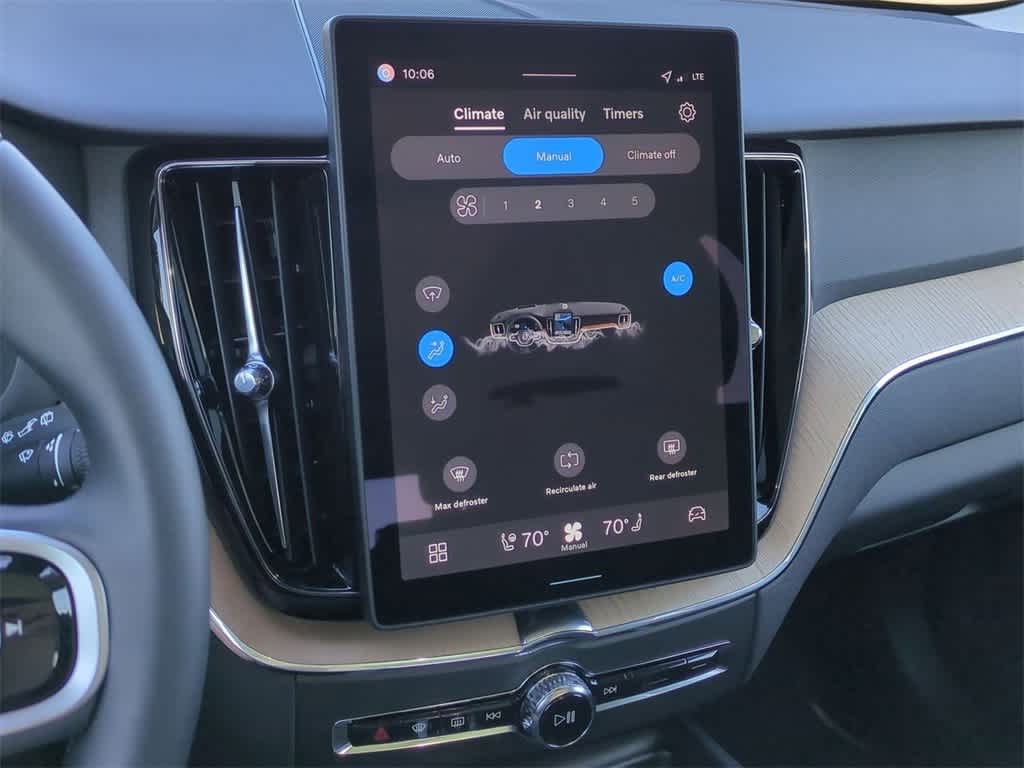 Thumbnail: 2026 Volvo XC60 - 28