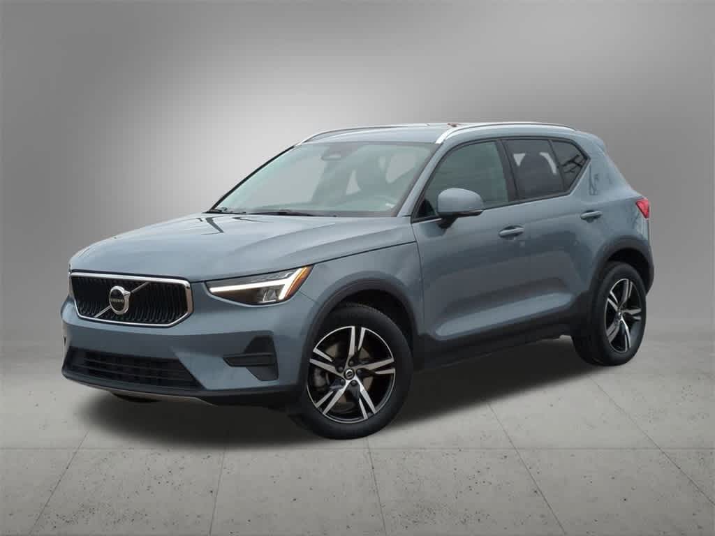 Thumbnail: 2023 Volvo XC40 - 1