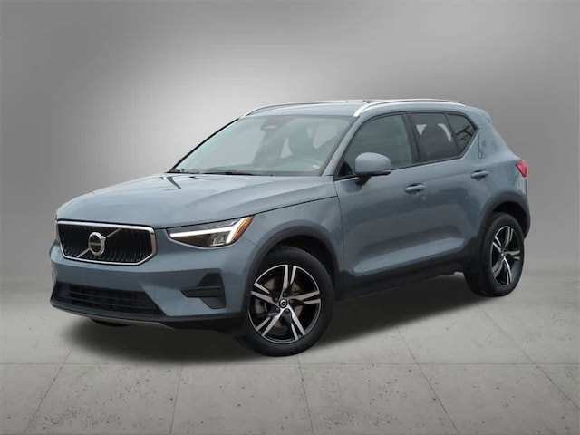 Used 2023 Volvo XC40 B5 AWD Core I-4 cyl All-Wheel Drive in Troy, MI