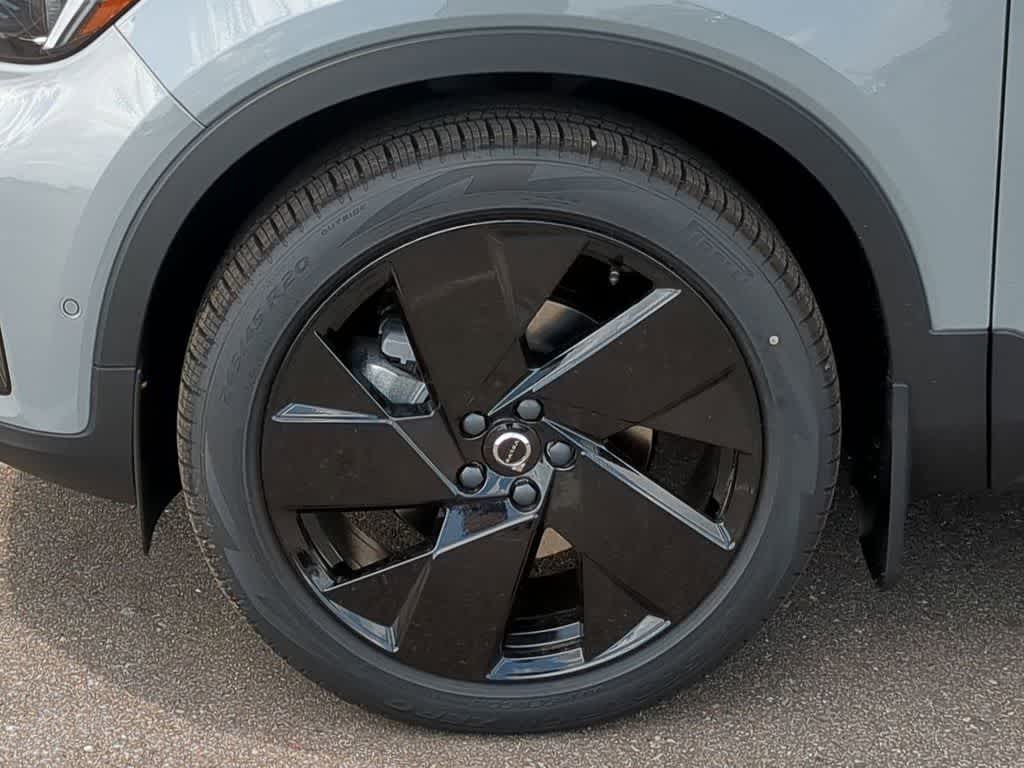 Thumbnail: 2026 Volvo XC40 - 13