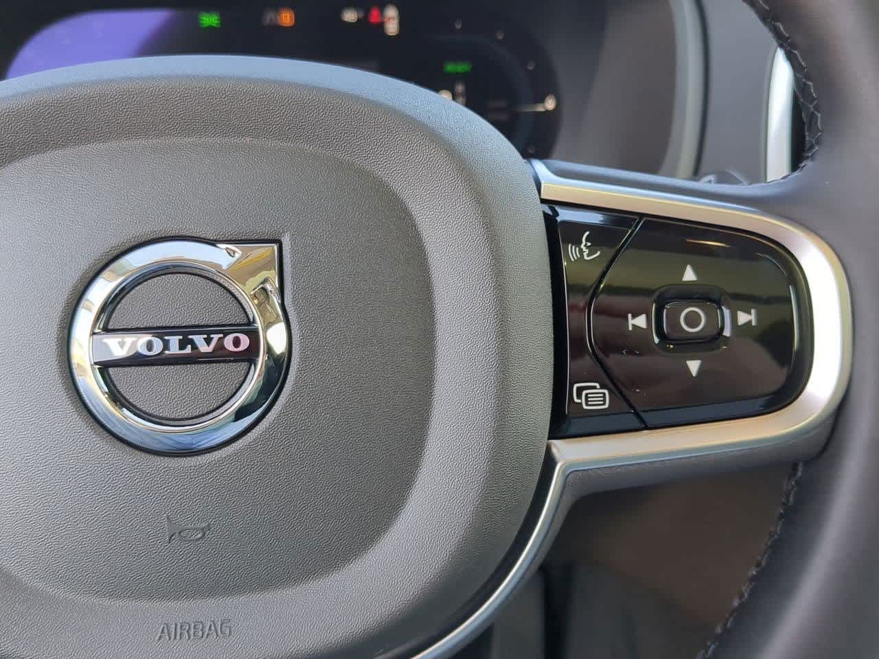2025 Volvo XC90 T8 Plus 26