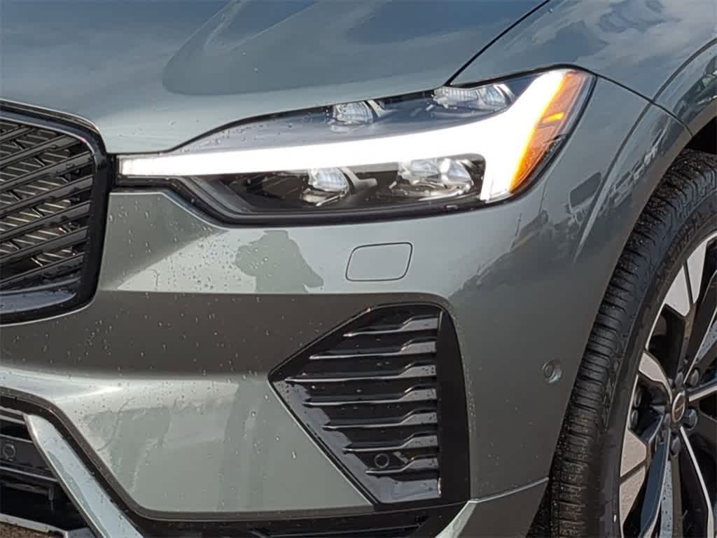 Thumbnail: 2026 Volvo XC60 - 10