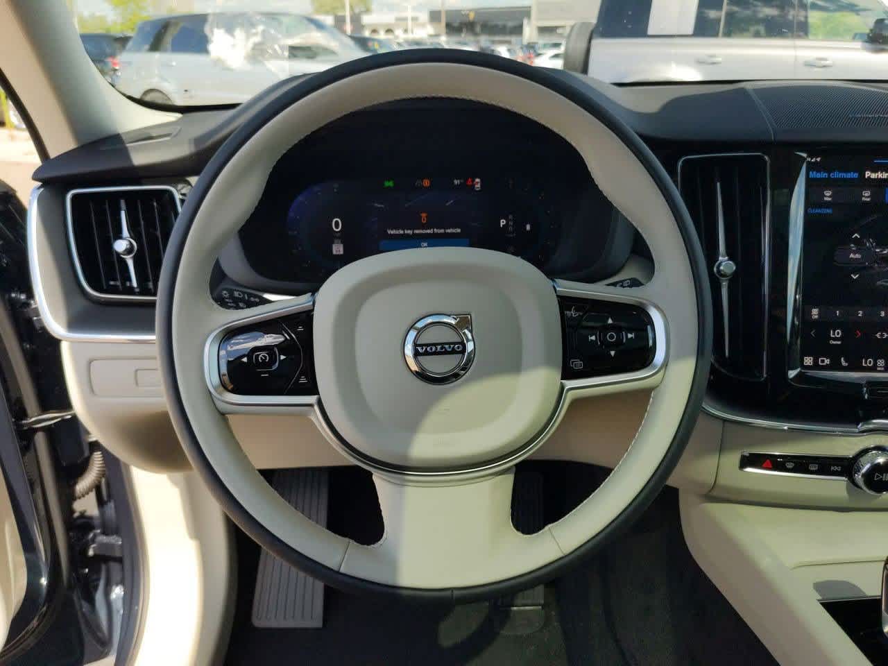 Thumbnail: 2025 Volvo XC60 - 20