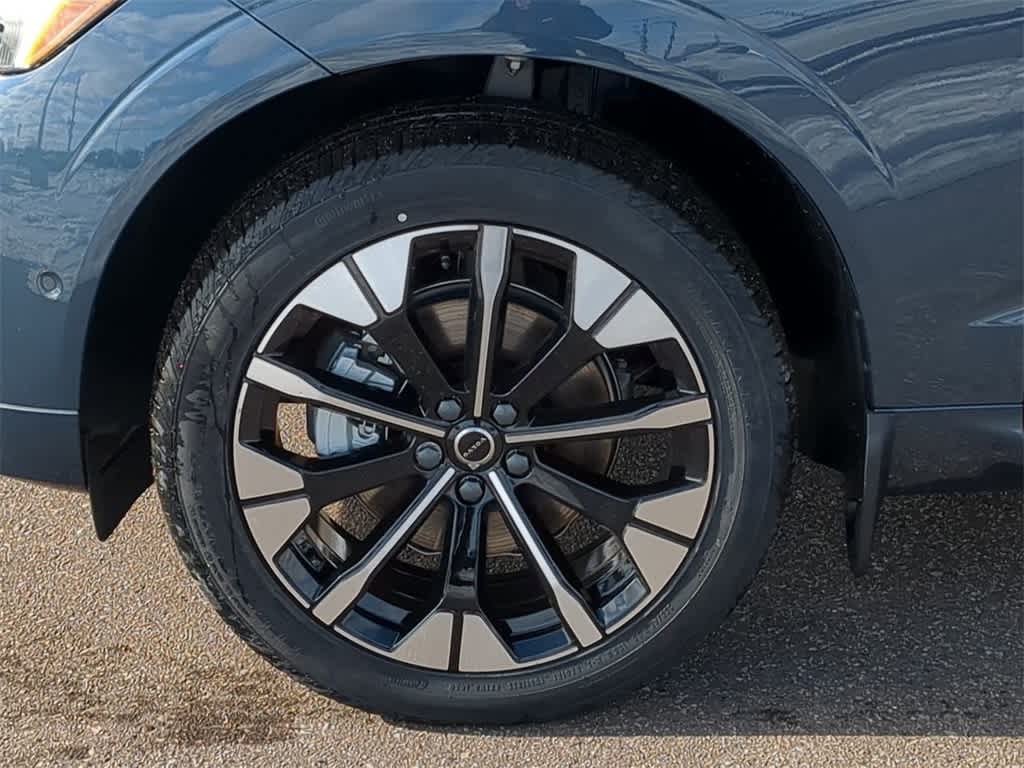 Thumbnail: 2026 Volvo XC60 - 13