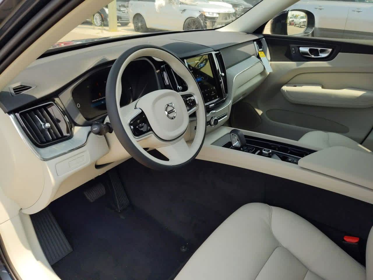 Thumbnail: 2025 Volvo XC60 - 2