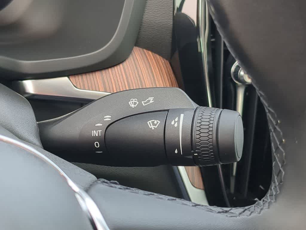 Thumbnail: 2023 Volvo S60 - 24