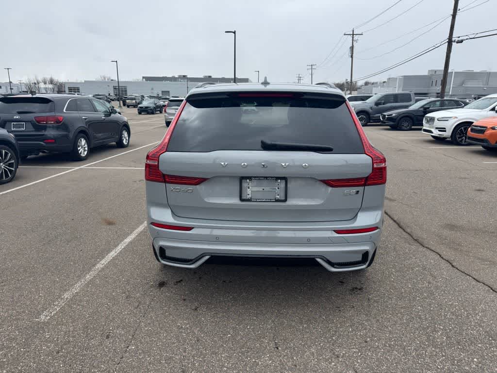 Thumbnail: 2025 Volvo XC60 - 7