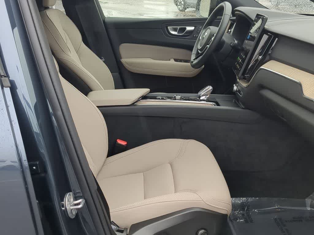 Thumbnail: 2026 Volvo XC60 - 20