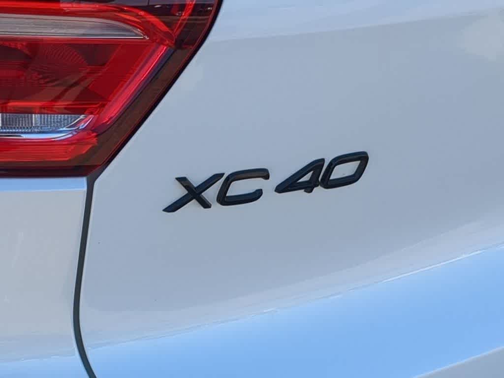 Thumbnail: 2026 Volvo XC40 - 12